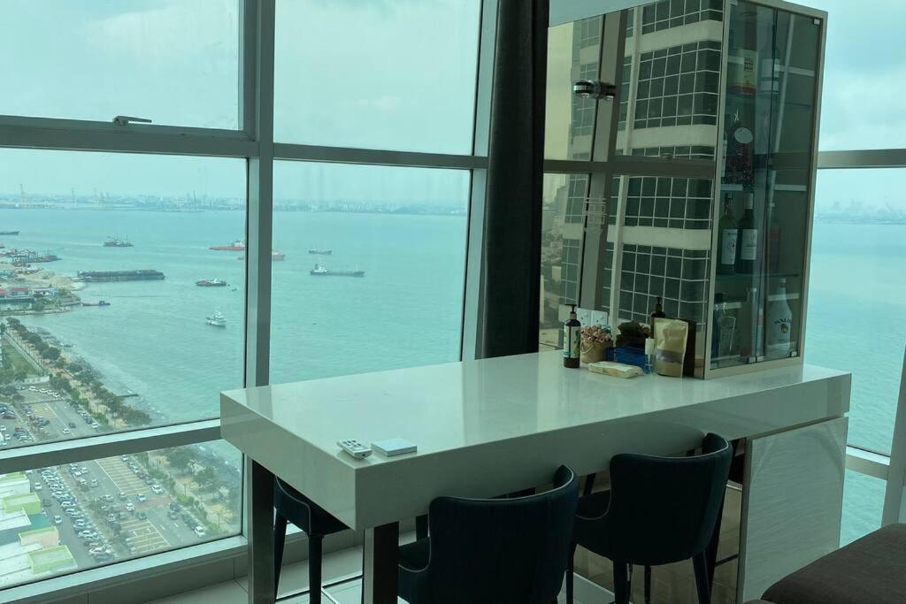 Jelutong The Maritime Suite @ Panoramic Duplex 海景の家 מראה חיצוני תמונה